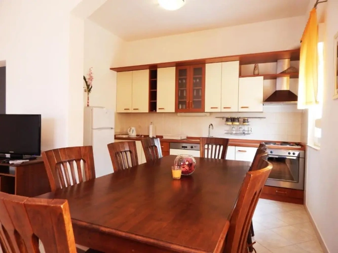 2 Bedrooms Apartment with sea view