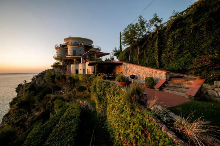 Villa Alcado