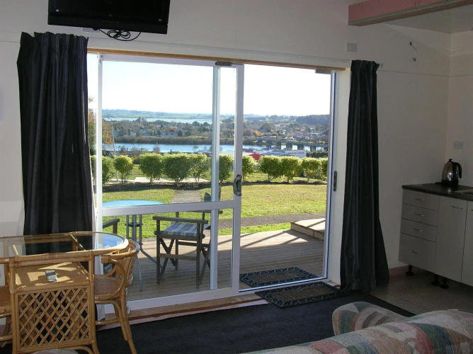 Manor Views