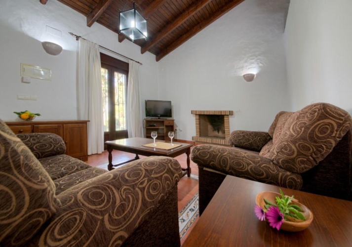 2 Bedrooms Cottage