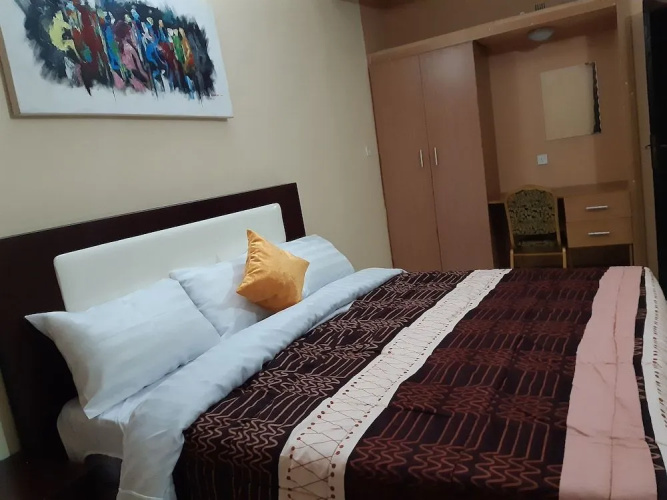 Goddis Apartments
