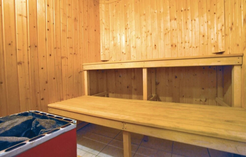 Nice Home in Split With Sauna, Wifi and 7 Bedrooms