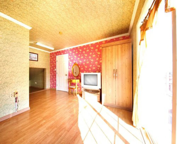 Modern Hill Pension