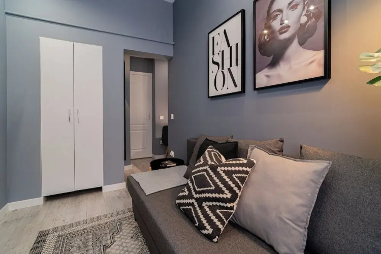 Chic Black & White 2BR on Dambovitei