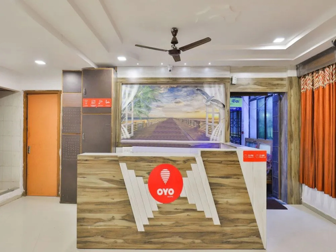 OYO 13141 Aniket Inn