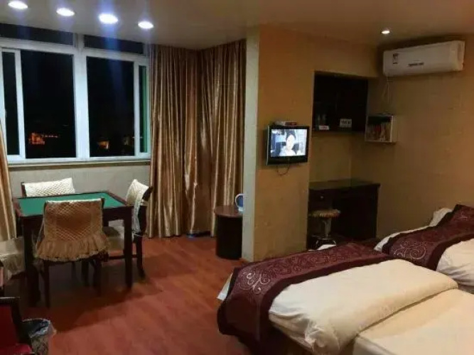 Golden Sun Business Hotel