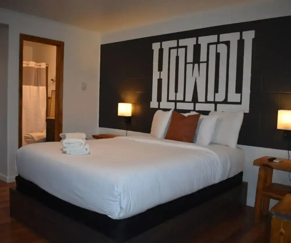 Elk Antler Inn