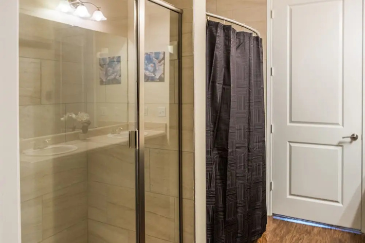Apartment with Parking by Frontdesk