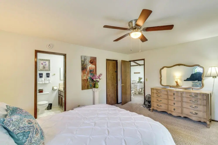 Peaceful Groveland Home w/ Deck + Fire Pit!