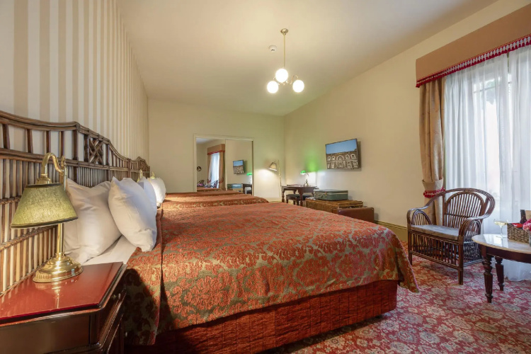 Hadley's Orient Hotel
