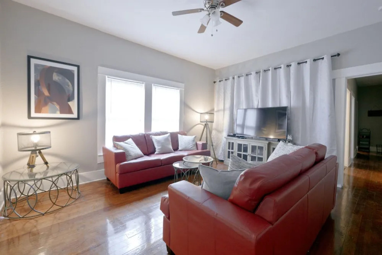 Laurel Coral-Sleeps 5-Studio