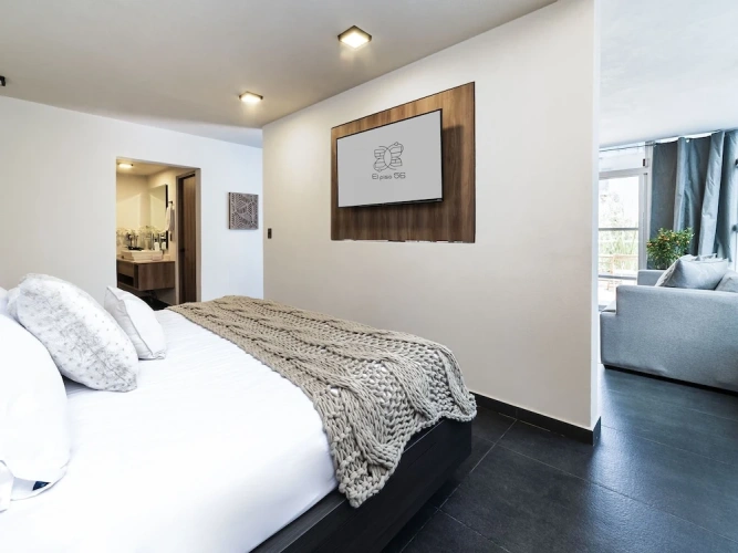 Deluxe Apartment
