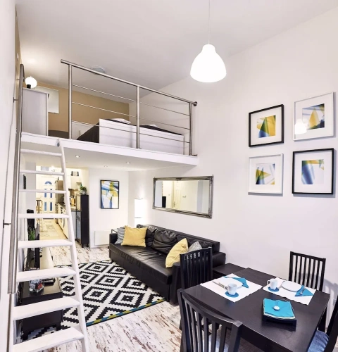 2 Bedrooms Apartment