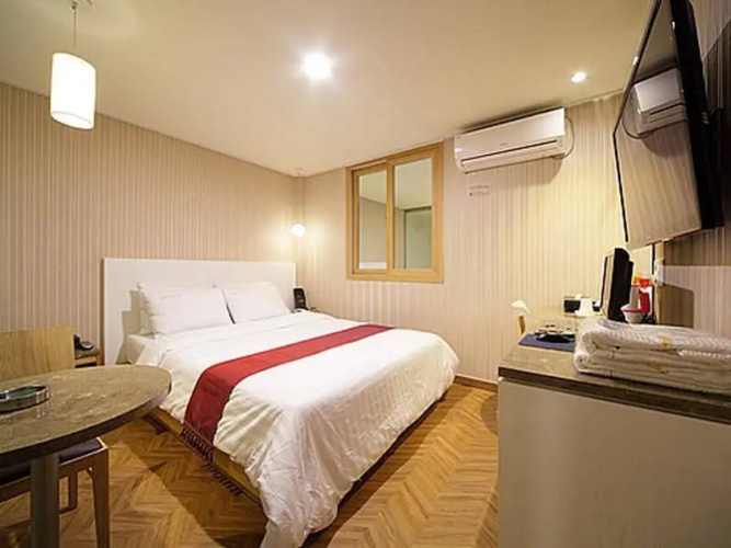 Seven Motel