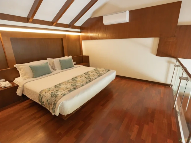 Standard Duplex room with balcony and with lake view