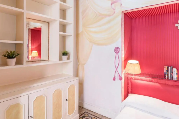 Piazza Colonna Apartment - Charme Homes