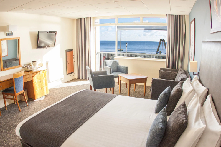 Sandbanks Hotel