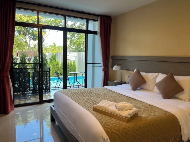 Deluxe Double room with balcony and with garden view