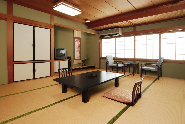Standard room with mountain view