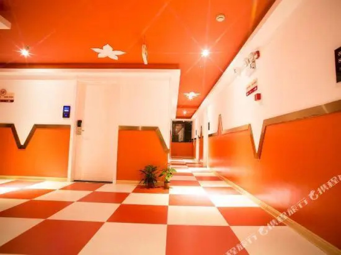 Crystal Love Theme Hotel