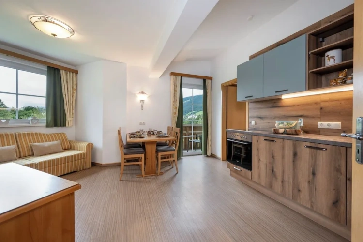 2 Bedrooms Classic Apartment with balcony