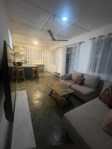 2 Bedrooms Villa