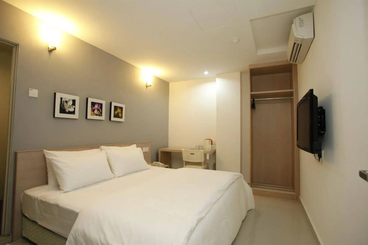 Iris Garden Hotel