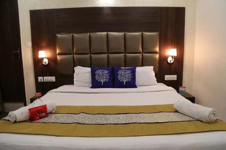 OYO 1344 Hotel Waves
