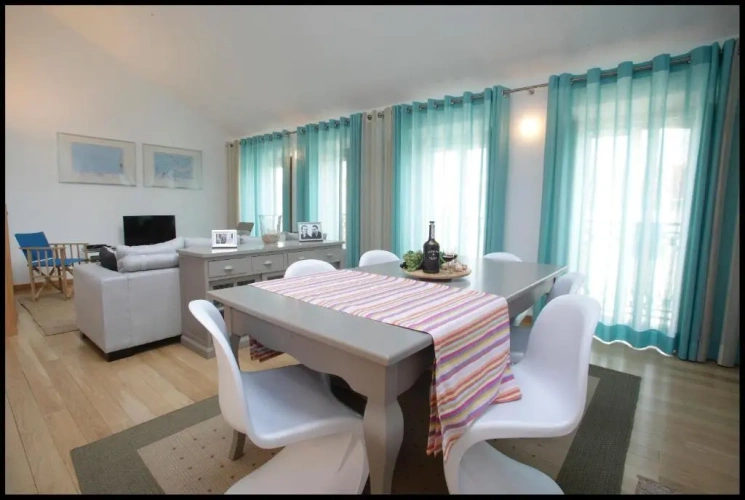 2 Bedrooms Attic Apartment