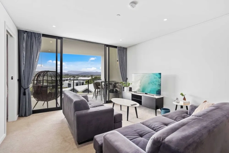 2 Bedrooms Luxury Apartment with pool view