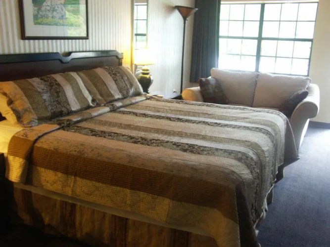 Deerwood Inn and Madison Campground