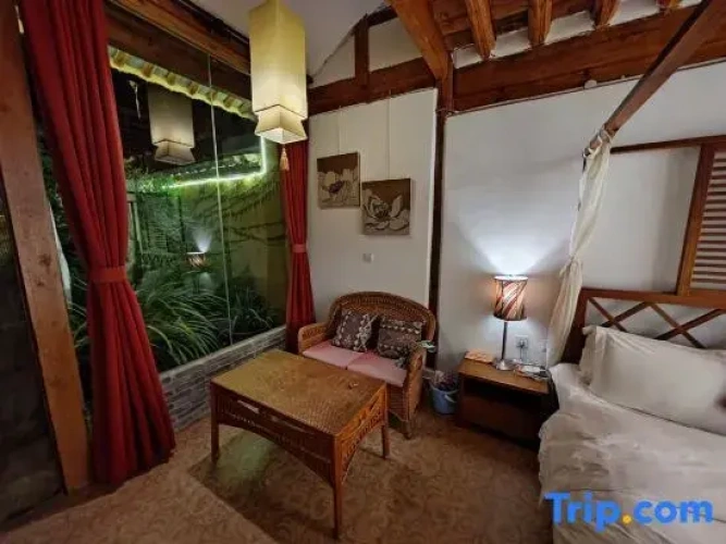 Standard Double room with courtyard view
