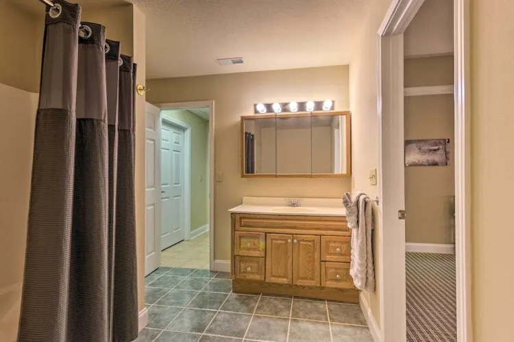 Spacious Elk Mountain Sanctuary w/ Deck & Views!