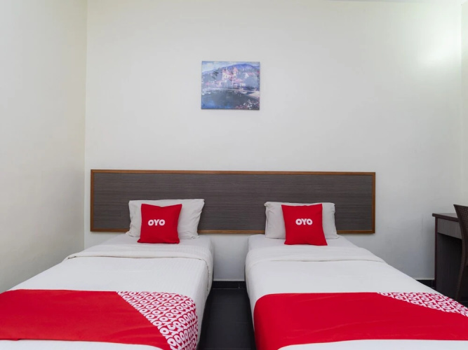OYO 44095 Bluewater Hotel (2)