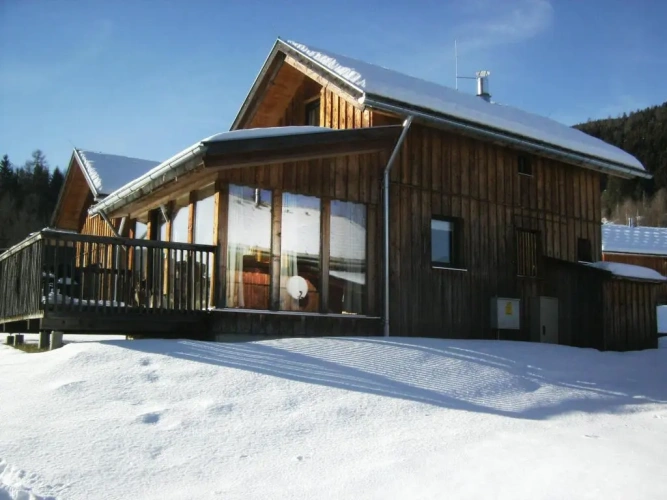 2 Bedrooms Chalet