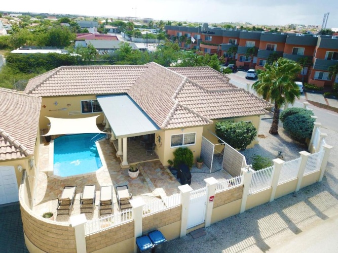 3 Bedrooms Villa