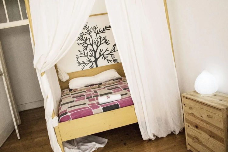 Locals Hostel & Suites