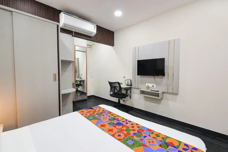 Fabhotel Yendluri'S Abode