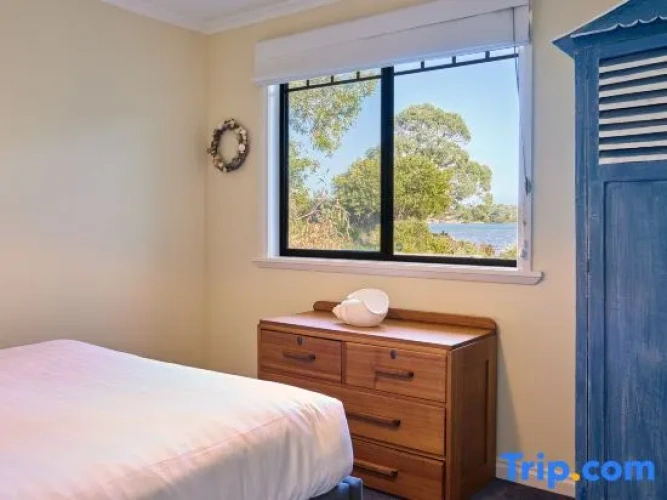 3 Bedrooms Cottage