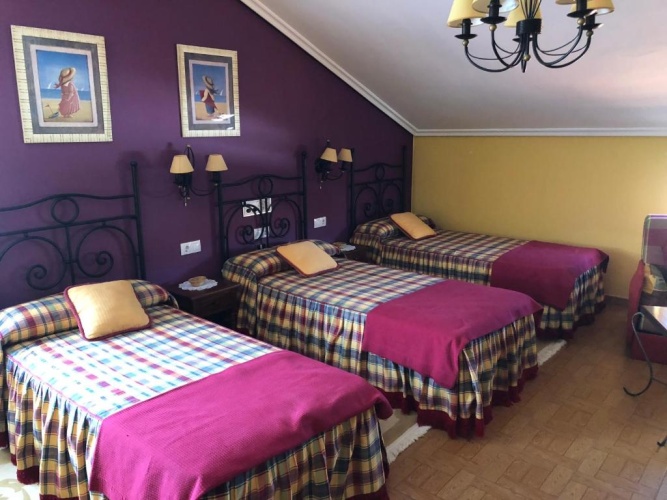 Standard Triple room