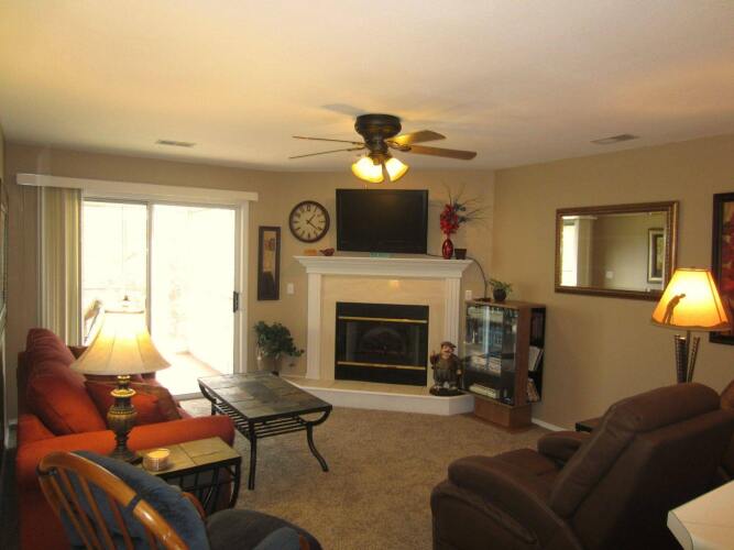 Screen Porch View-4 Steps-Pointe RoyaleOver view