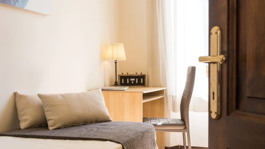 3 Bedrooms Apartment