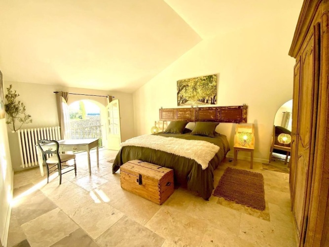 Standard Triple room with garden view