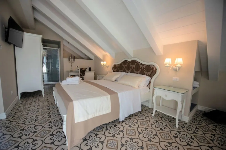 Sui Generis B&B