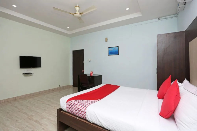 OYO 6661 Aurum Abode