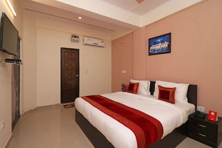 OYO 10032 Dwarka