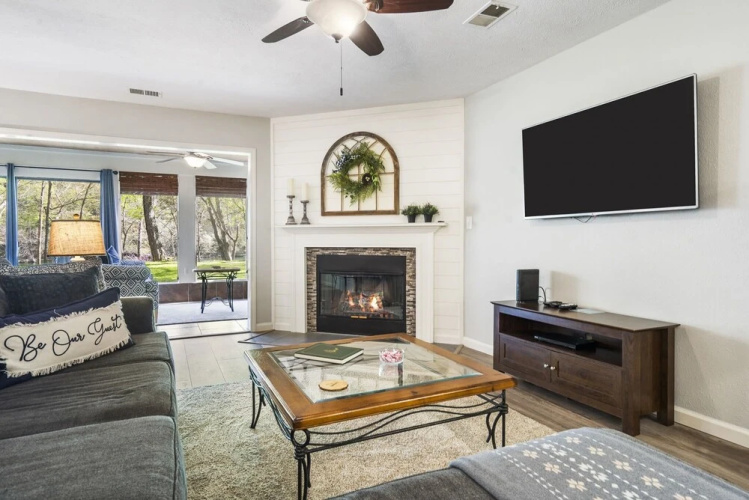 Lakefront Paradise at the Pointe