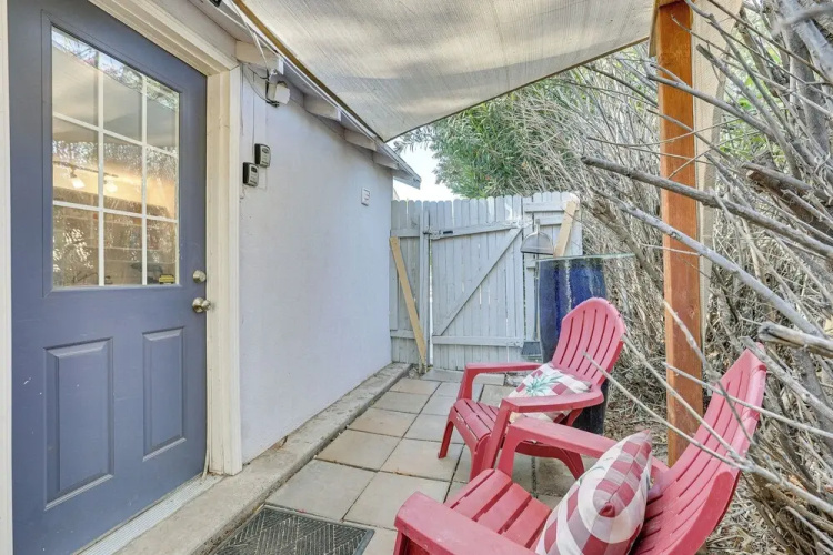 5 Mi to Dtwn: Pet-friendly Phoenix Studio w/ Yard
