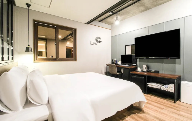 2Night Hotel