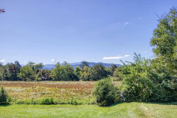 Apple Valley Hideaway